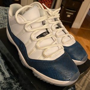 Jordan 11 low snakeskin